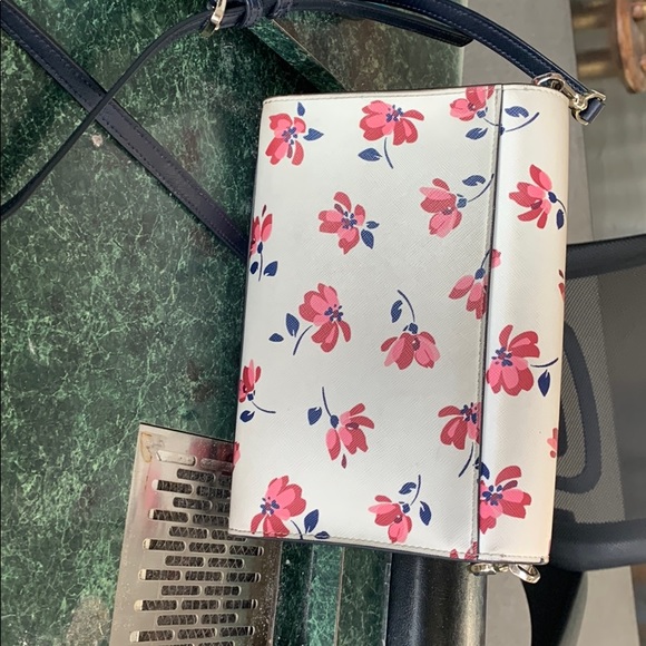 Kate Spade Carson Convertible Crossbody Bag - Picture 2 of 2